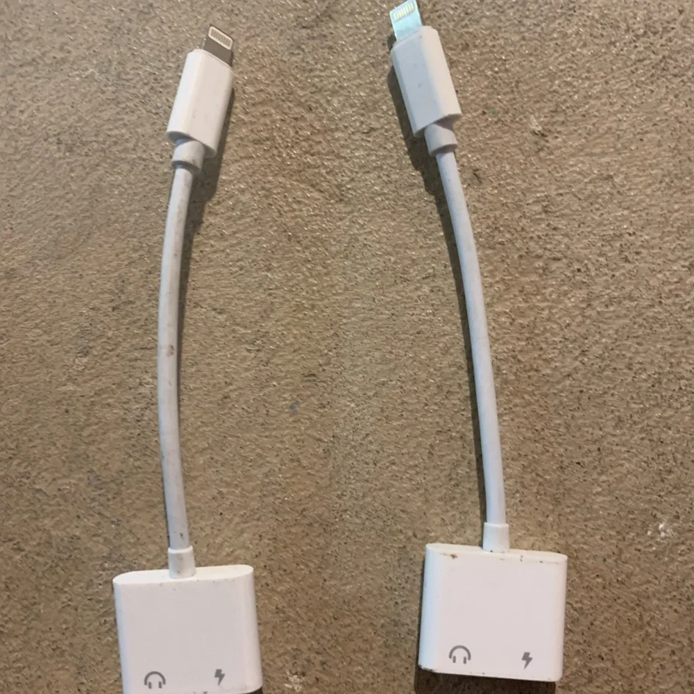 White Lightning to Headphone Adapter
